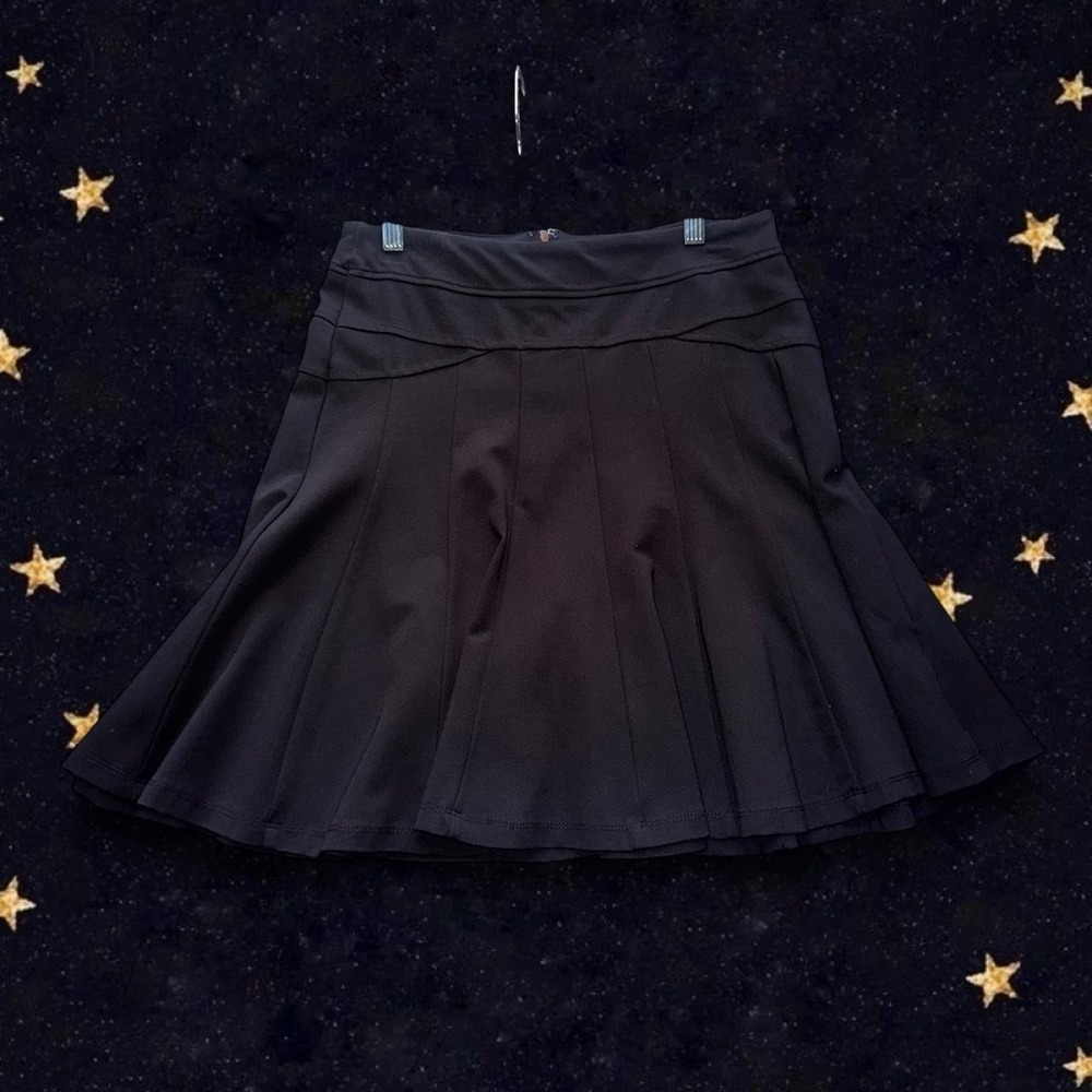 Philosophy black pleated skirt with zipper closure size 6